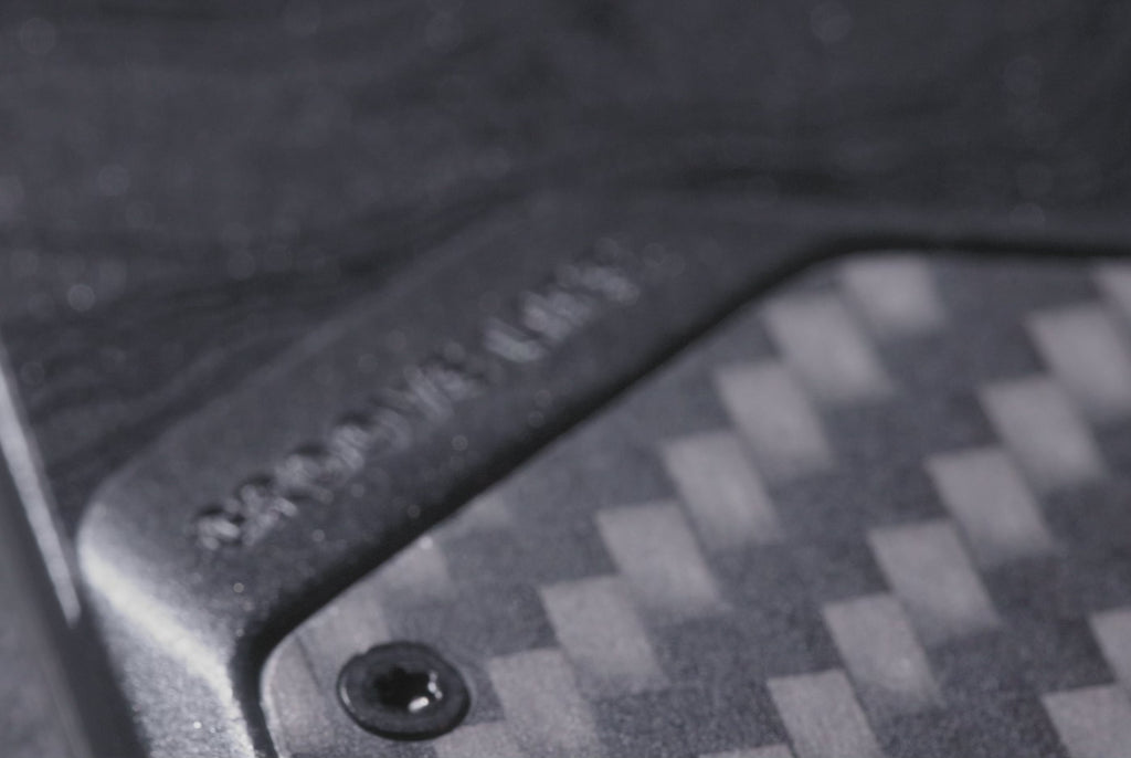 Groove Wallet® Stealth - Carbon Fiber